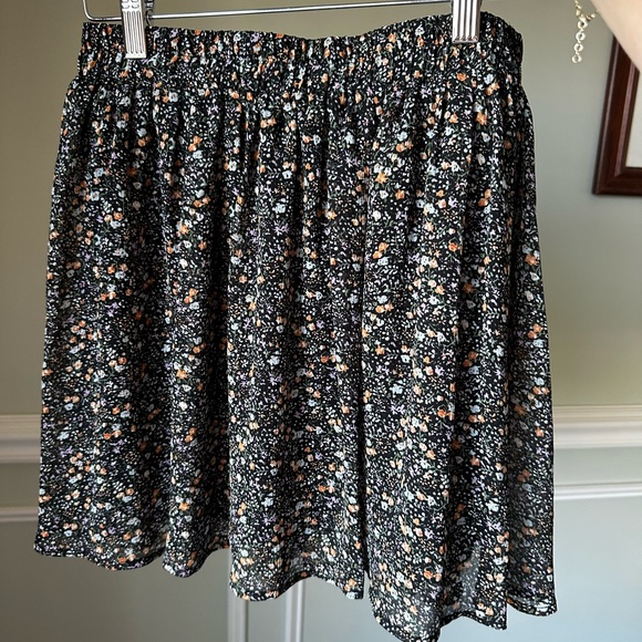 Forever 21 Floral Skirt - Picture 1 of 12